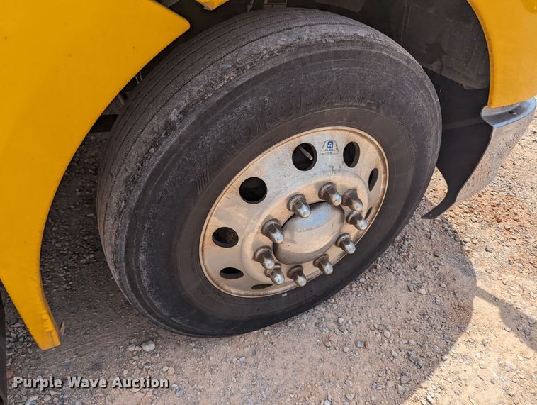 image for item MY9457 2019 Kenworth T680  semi truck