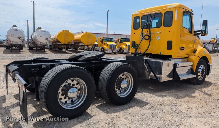 image for item MY9458 2019 Kenworth T680  semi truck