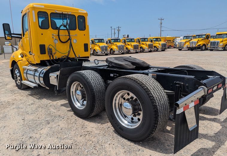 image for item MY9458 2019 Kenworth T680  semi truck