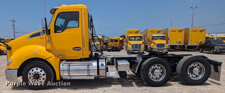 image for item MY9458 2019 Kenworth T680  semi truck