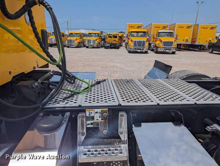 image for item MY9458 2019 Kenworth T680  semi truck