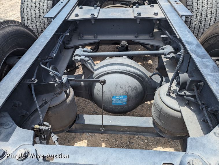 image for item MY9458 2019 Kenworth T680  semi truck