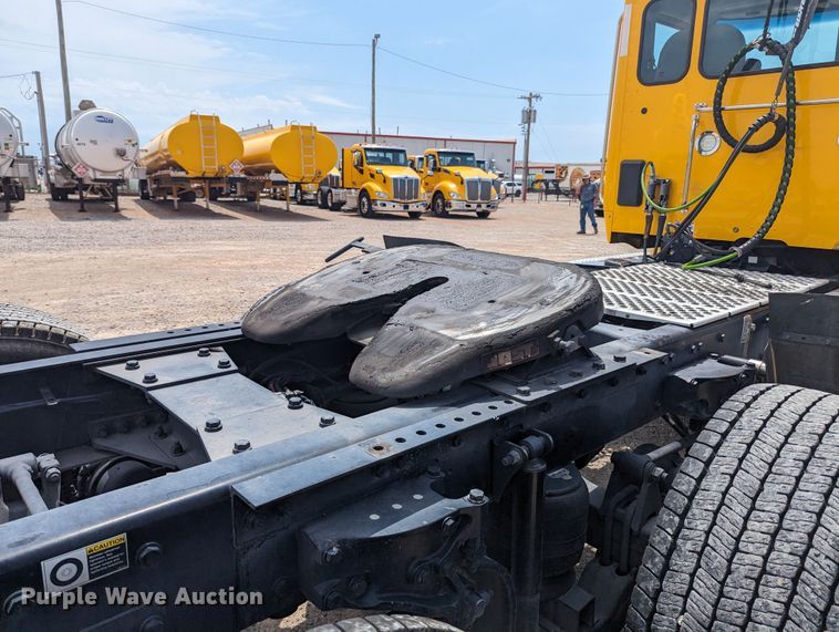 image for item MY9458 2019 Kenworth T680  semi truck