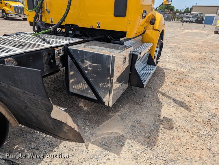 image for item MY9458 2019 Kenworth T680  semi truck