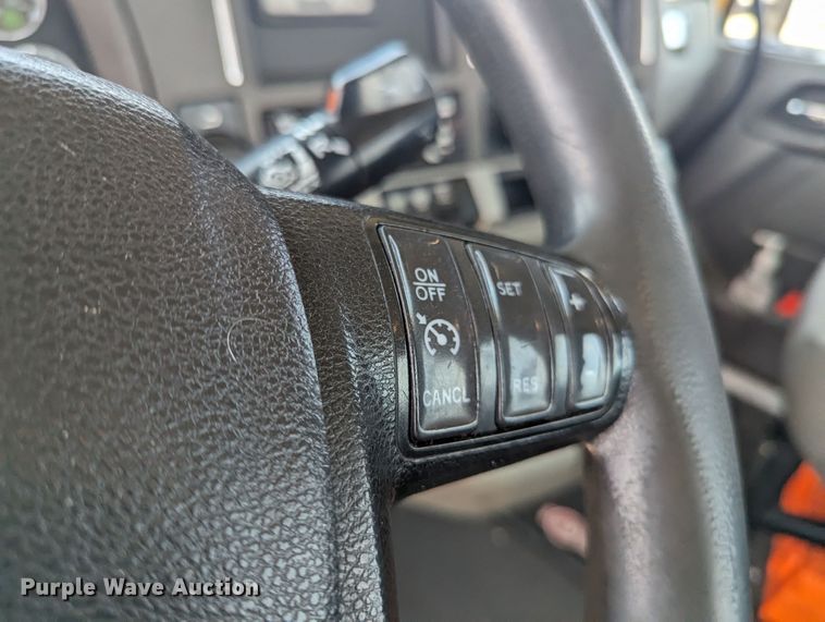 image for item MY9458 2019 Kenworth T680  semi truck