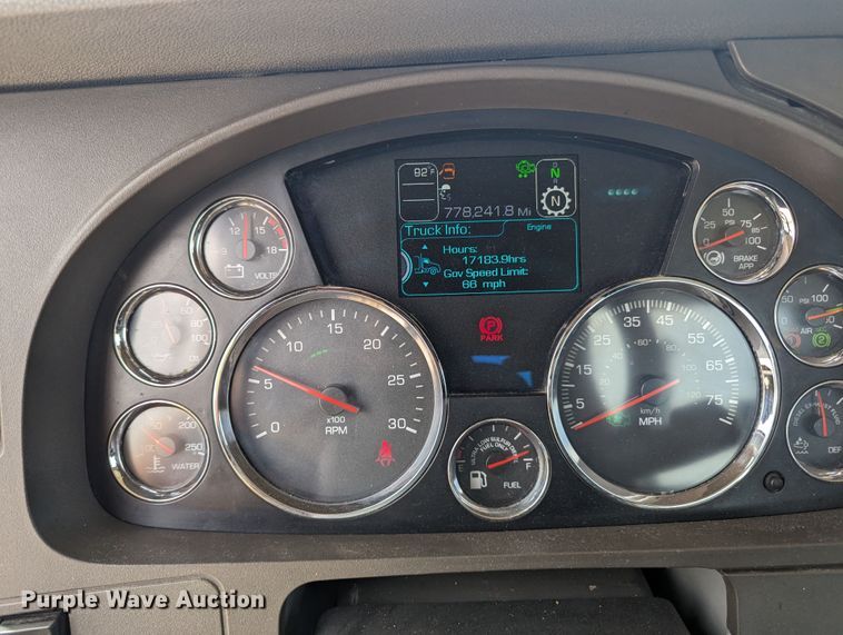 image for item MY9458 2019 Kenworth T680  semi truck