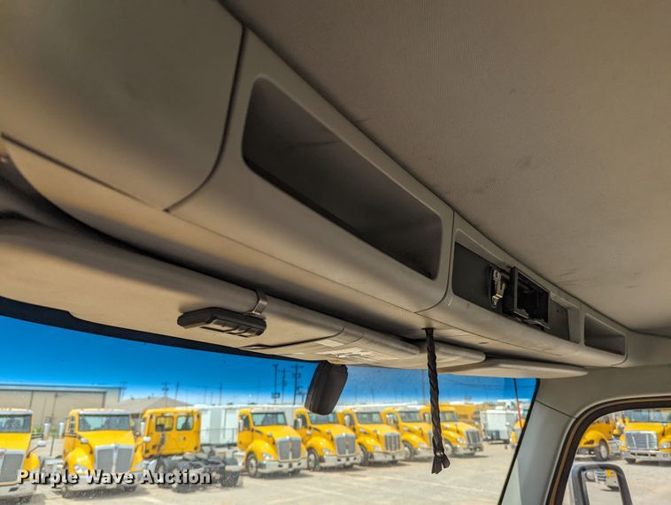 image for item MY9458 2019 Kenworth T680  semi truck