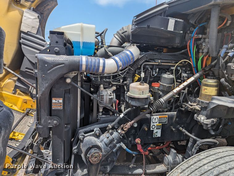 image for item MY9458 2019 Kenworth T680  semi truck