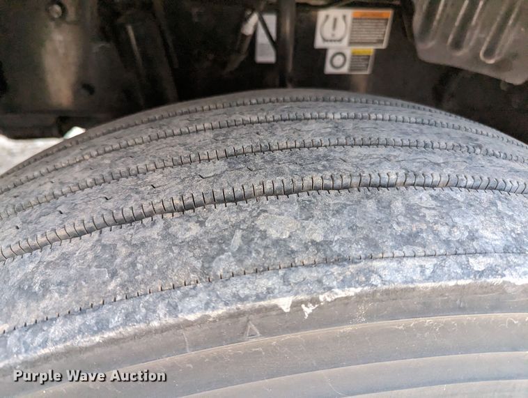 image for item MY9458 2019 Kenworth T680  semi truck