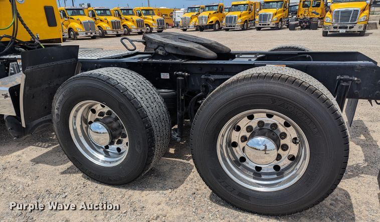 image for item MY9458 2019 Kenworth T680  semi truck