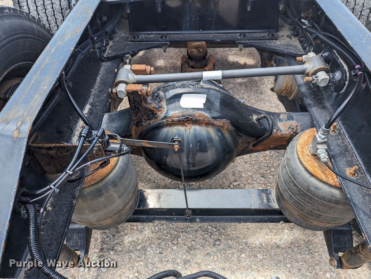 image for item MY9459 2016 Peterbilt 579  semi truck