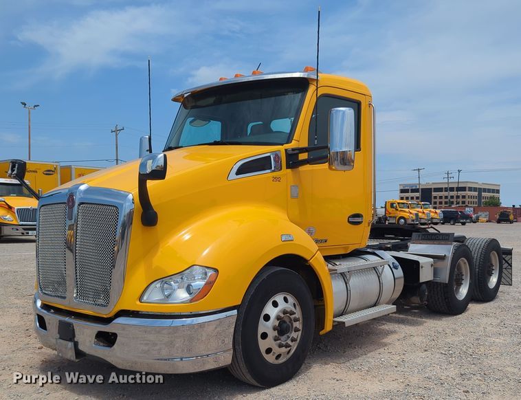 image for item MY9460 2019 Kenworth T680  semi truck