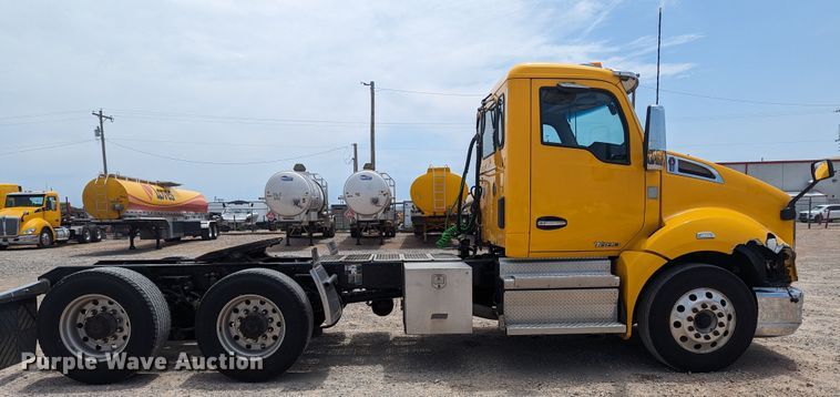 image for item MY9460 2019 Kenworth T680  semi truck