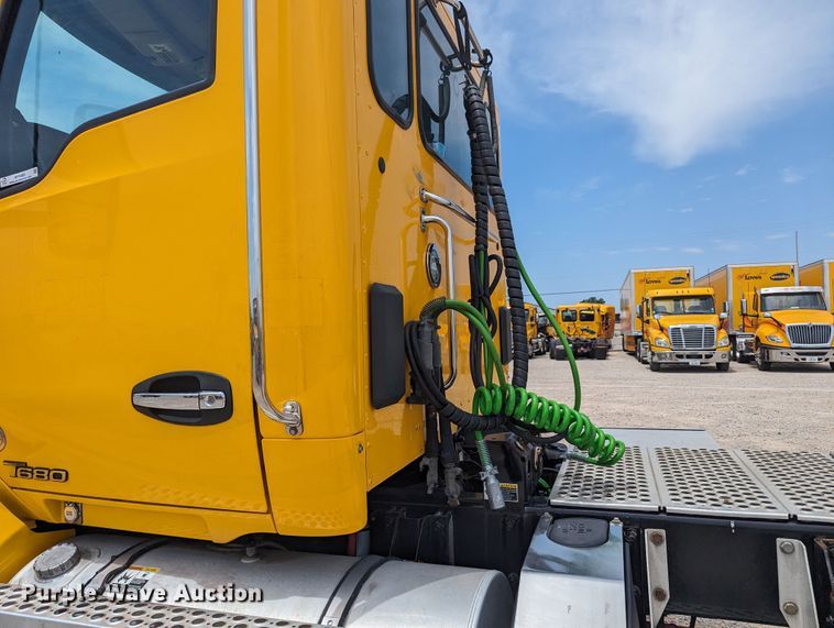 image for item MY9460 2019 Kenworth T680  semi truck