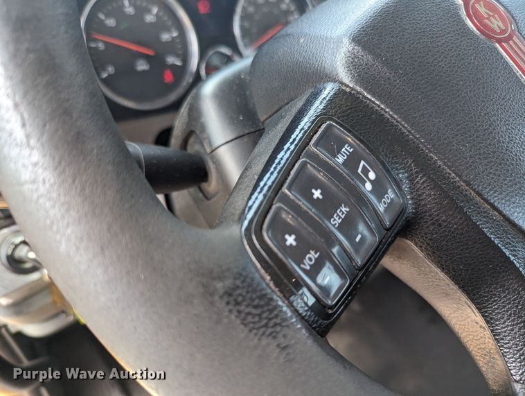 image for item MY9460 2019 Kenworth T680  semi truck