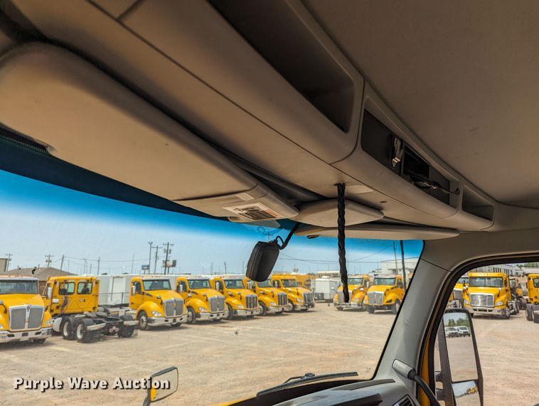 image for item MY9460 2019 Kenworth T680  semi truck