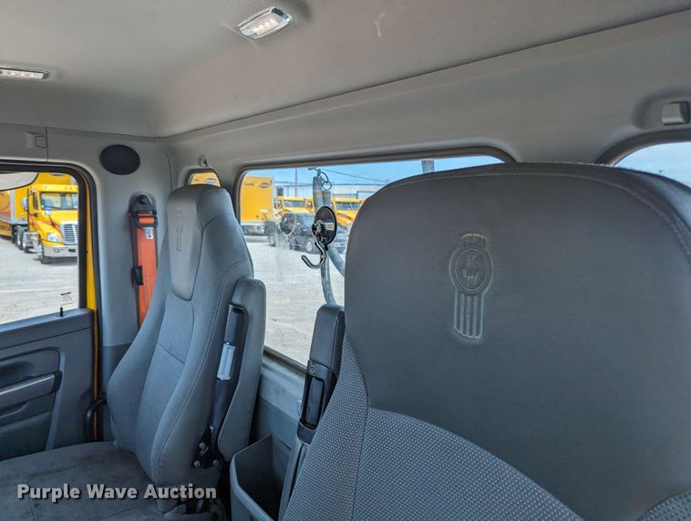 image for item MY9460 2019 Kenworth T680  semi truck