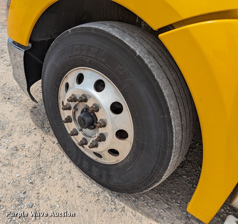 image for item MY9460 2019 Kenworth T680  semi truck