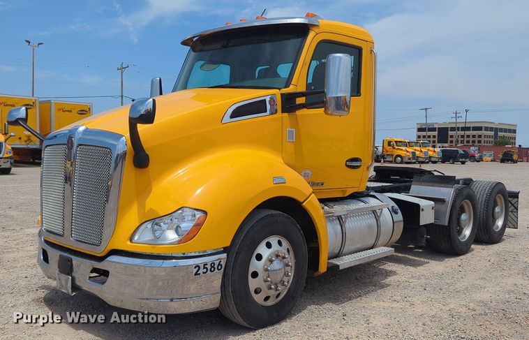 image for item MY9461 2019 Kenworth T680  semi truck