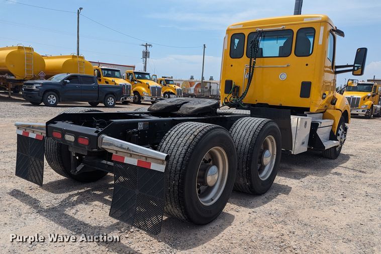 image for item MY9461 2019 Kenworth T680  semi truck