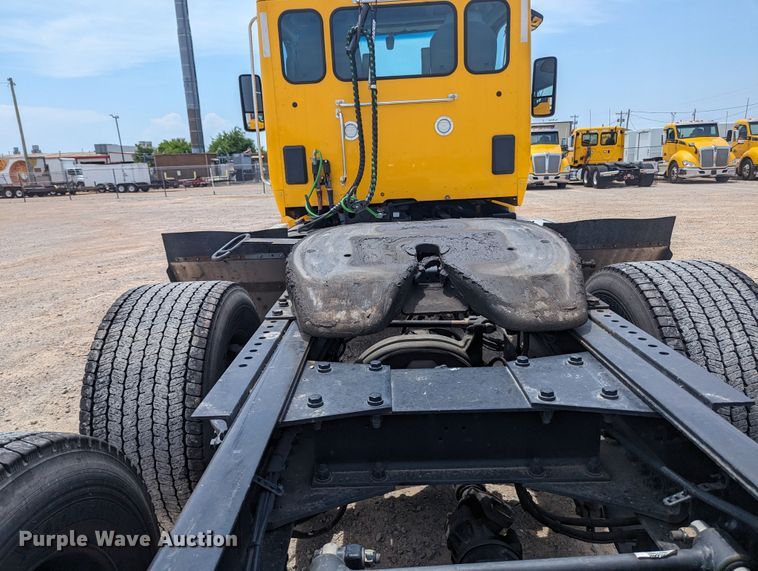 image for item MY9461 2019 Kenworth T680  semi truck