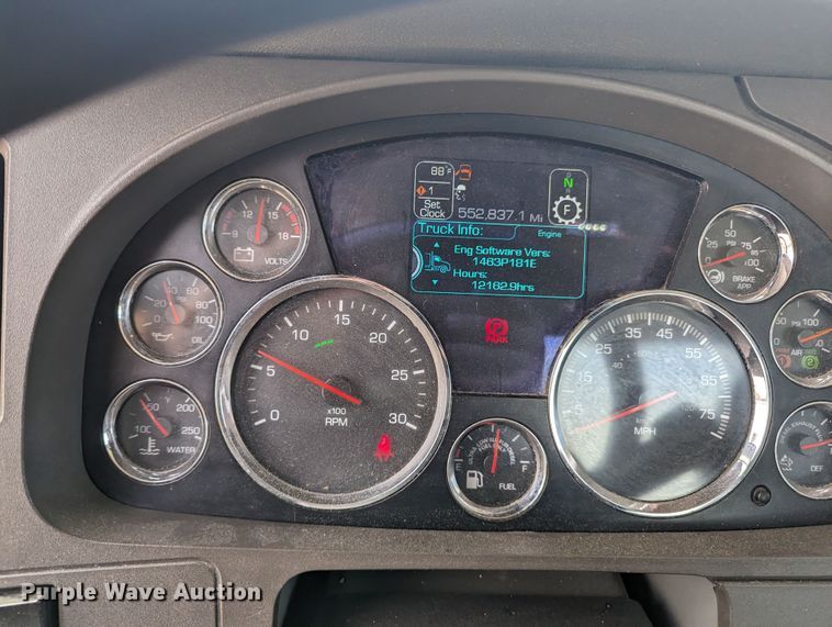 image for item MY9461 2019 Kenworth T680  semi truck