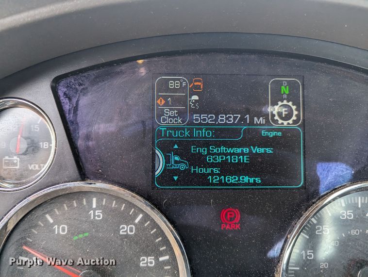 image for item MY9461 2019 Kenworth T680  semi truck