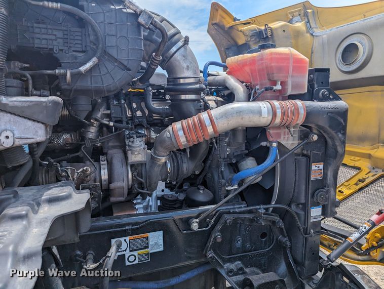 image for item MY9461 2019 Kenworth T680  semi truck