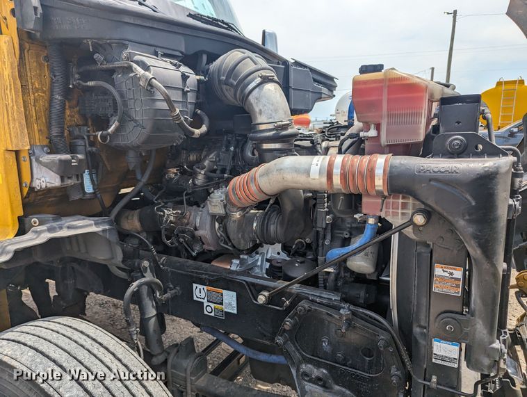 image for item MY9461 2019 Kenworth T680  semi truck