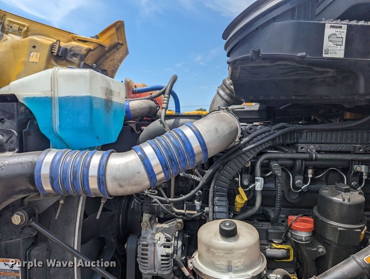 image for item MY9461 2019 Kenworth T680  semi truck