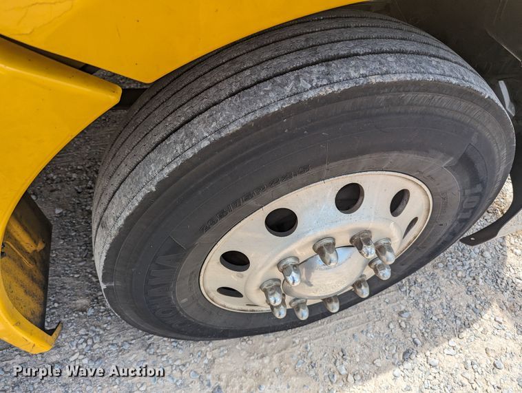 image for item MY9461 2019 Kenworth T680  semi truck