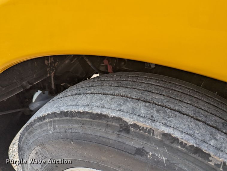 image for item MY9461 2019 Kenworth T680  semi truck