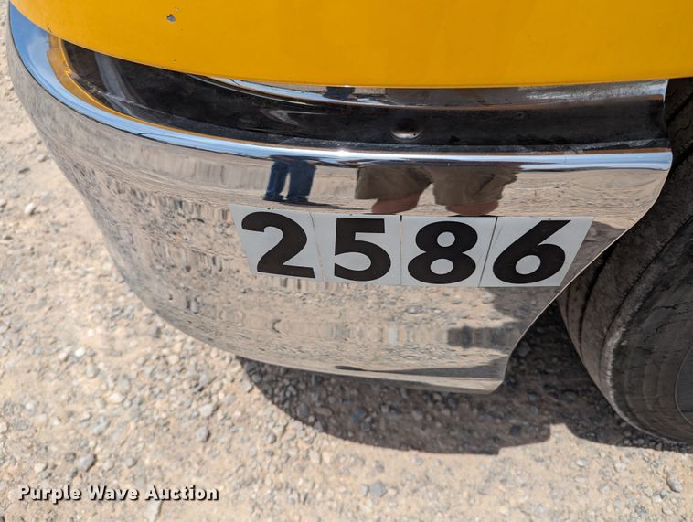 image for item MY9461 2019 Kenworth T680  semi truck