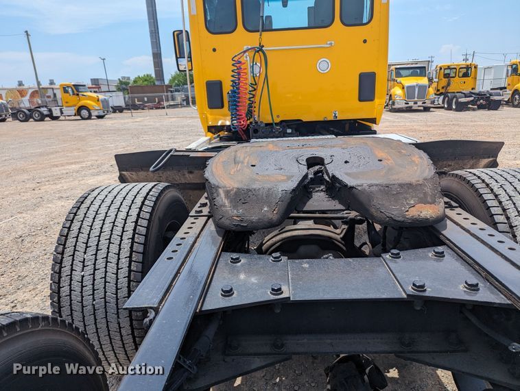 image for item MY9465 2019 Kenworth T680  semi truck