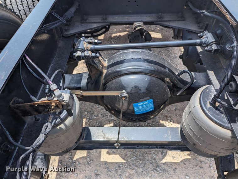 image for item MY9465 2019 Kenworth T680  semi truck