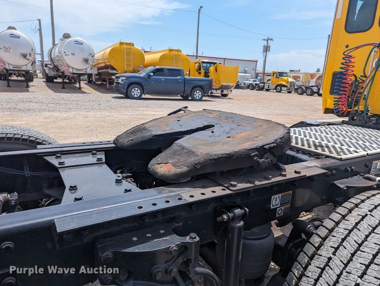 image for item MY9465 2019 Kenworth T680  semi truck