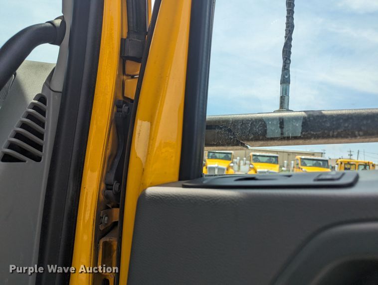 image for item MY9465 2019 Kenworth T680  semi truck