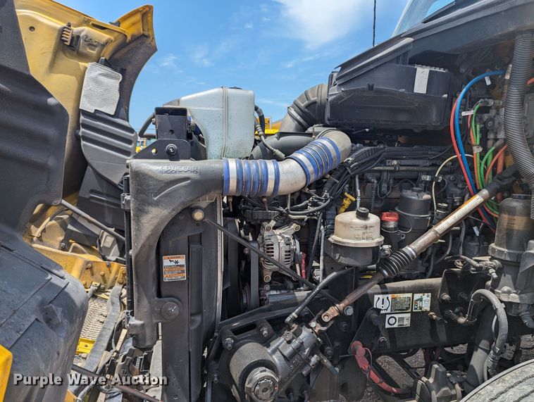 image for item MY9465 2019 Kenworth T680  semi truck