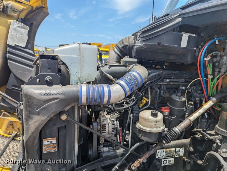 image for item MY9465 2019 Kenworth T680  semi truck