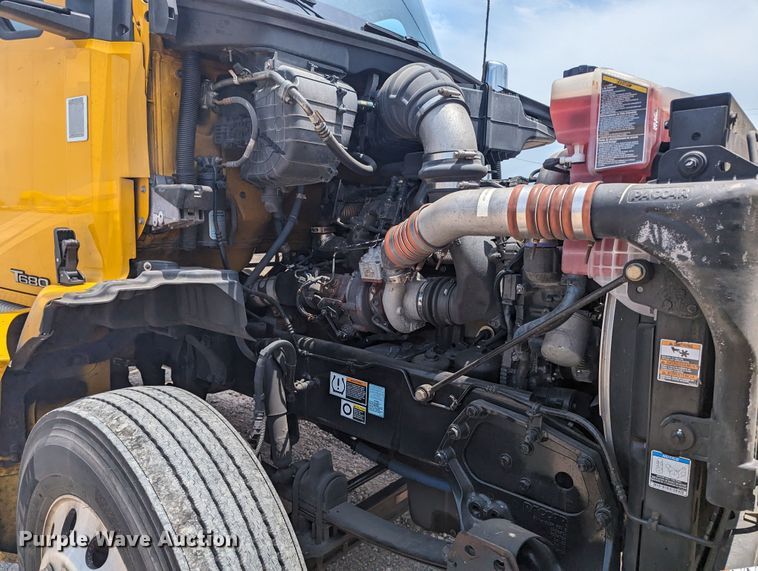 image for item MY9465 2019 Kenworth T680  semi truck