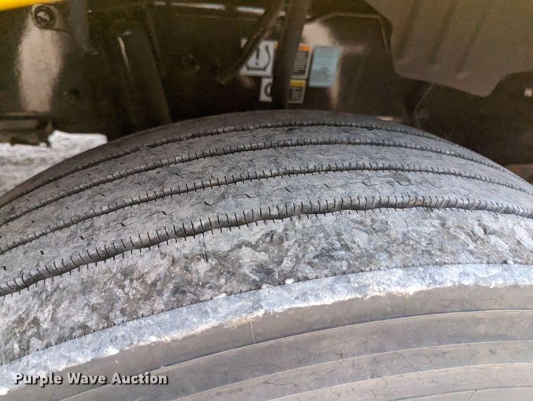 image for item MY9465 2019 Kenworth T680  semi truck