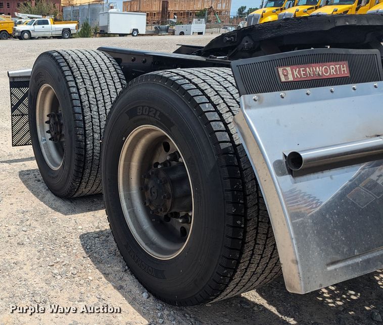 image for item MY9465 2019 Kenworth T680  semi truck