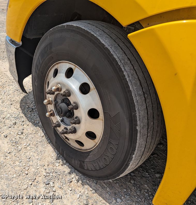 image for item MY9465 2019 Kenworth T680  semi truck