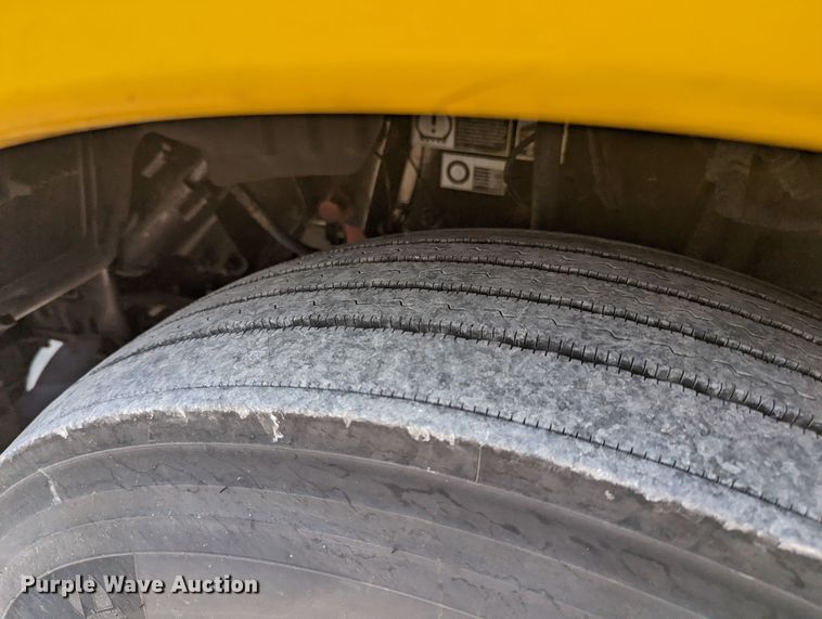 image for item MY9465 2019 Kenworth T680  semi truck