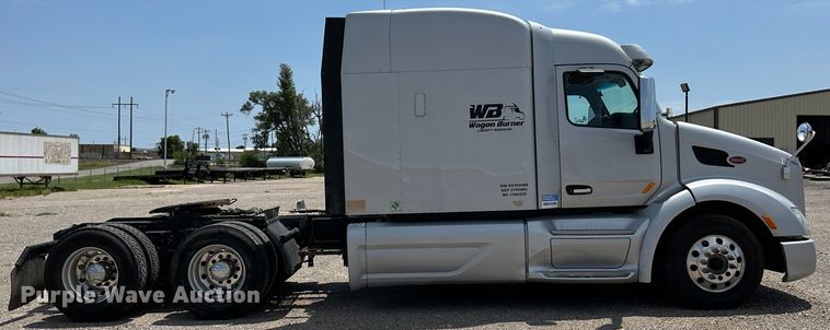 image for item NE9006 2016 Peterbilt 579  semi truck