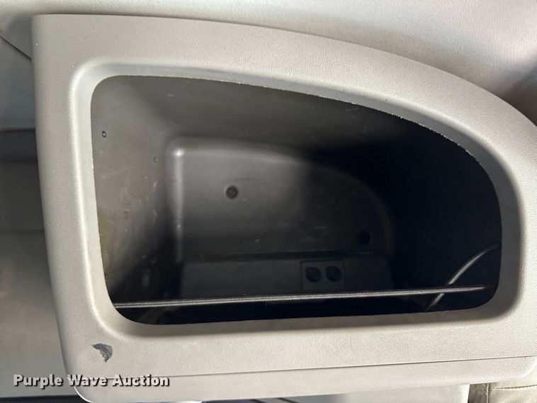 image for item NE9006 2016 Peterbilt 579  semi truck