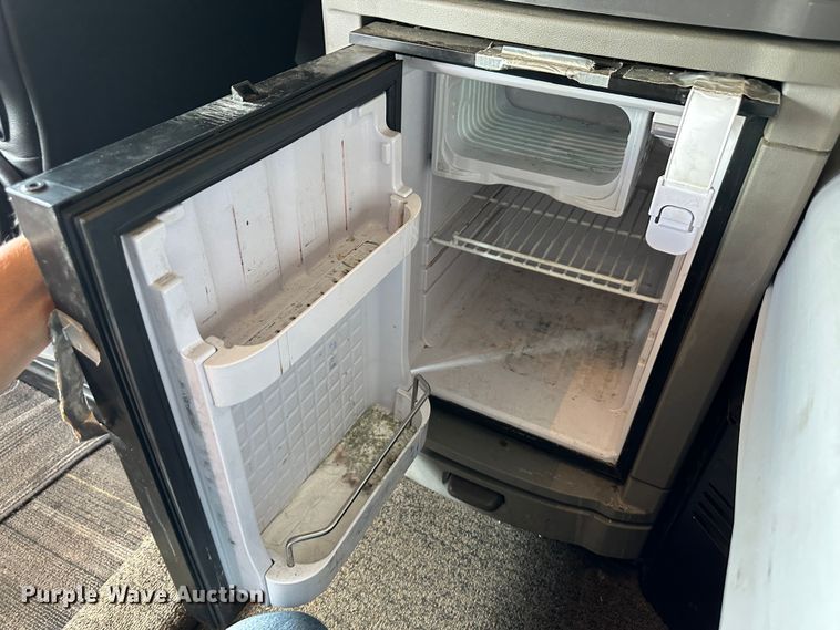 image for item NE9006 2016 Peterbilt 579  semi truck