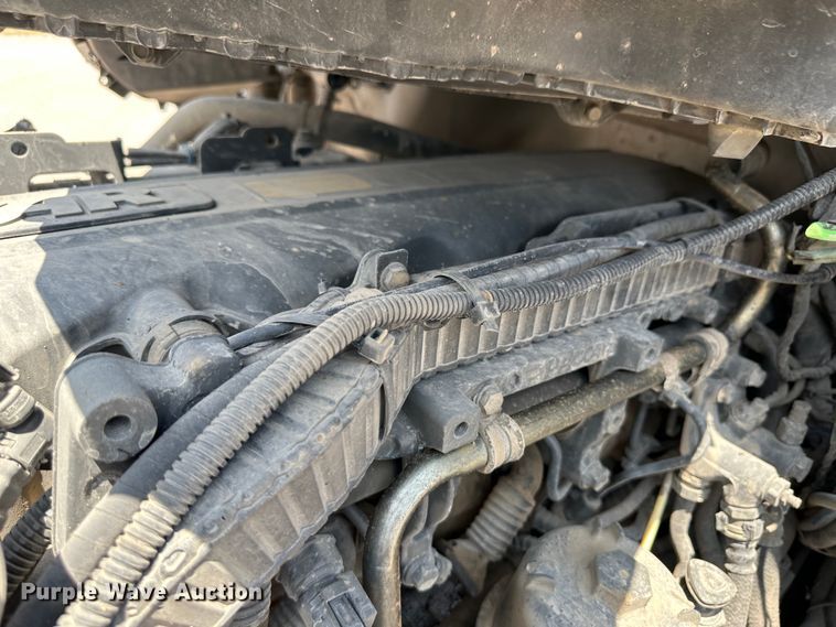 image for item NE9006 2016 Peterbilt 579  semi truck