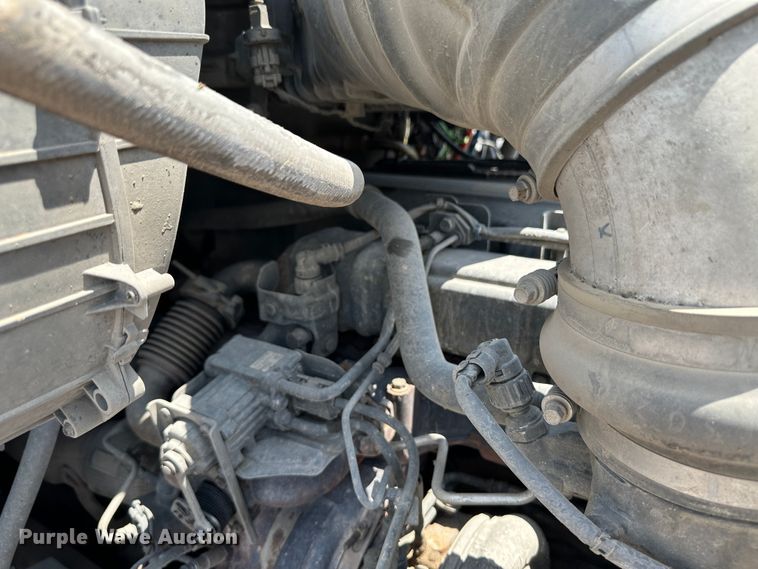 image for item NE9006 2016 Peterbilt 579  semi truck