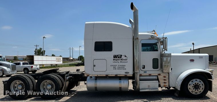 image for item NE9008 2005 Peterbilt 379  semi truck